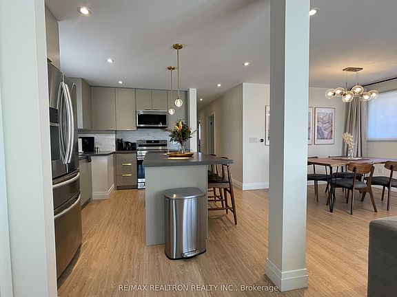 4th image of 37 Brantwood Dr