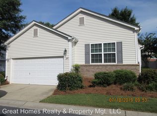 373 Hiawassee Dr, Woodstock, GA