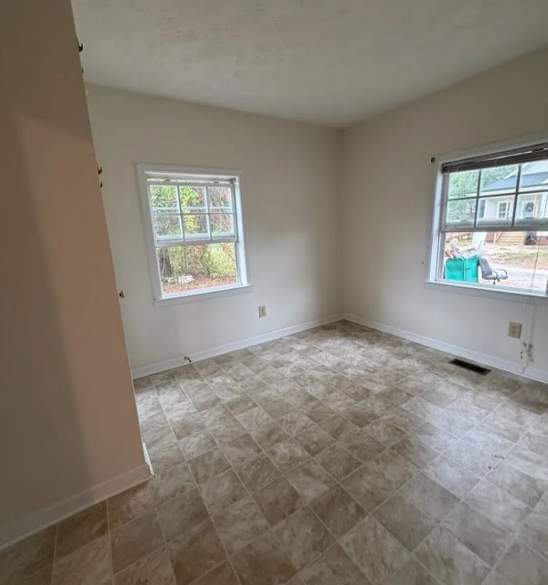 3 bed, 1200 sqft, $1,200 — Photo 4