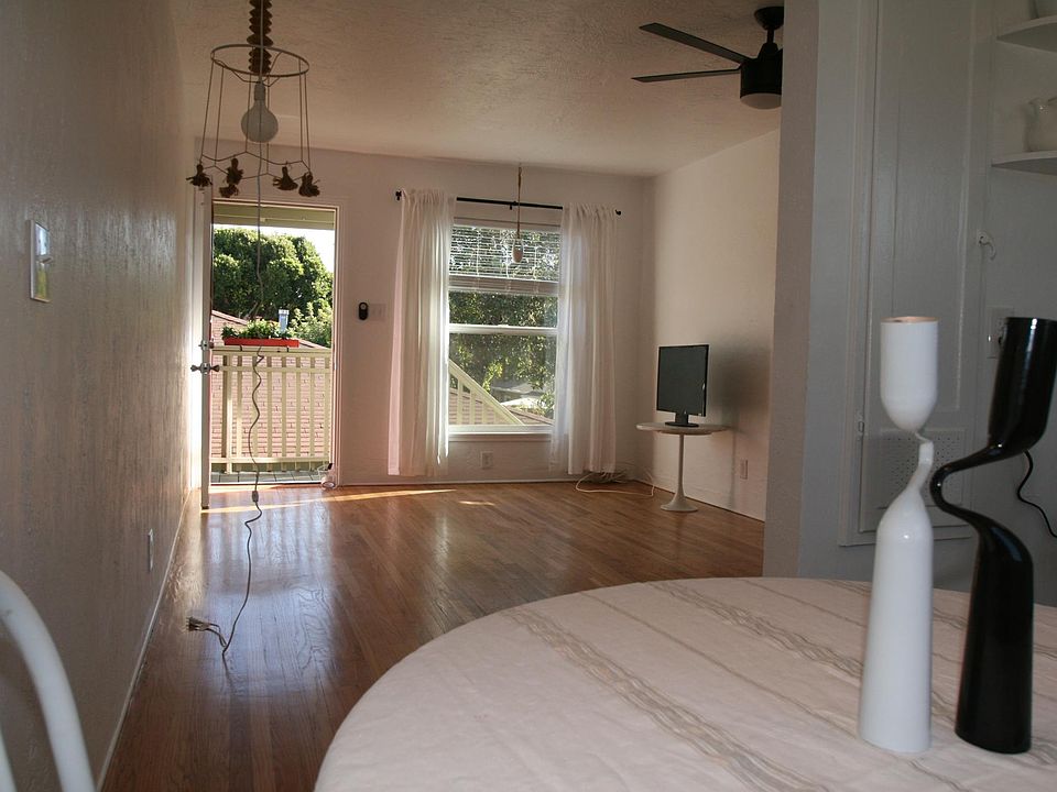 1st image of 2347 Oak St APT 1