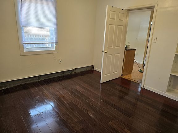 5th image of 124 Hague St Floor 1
