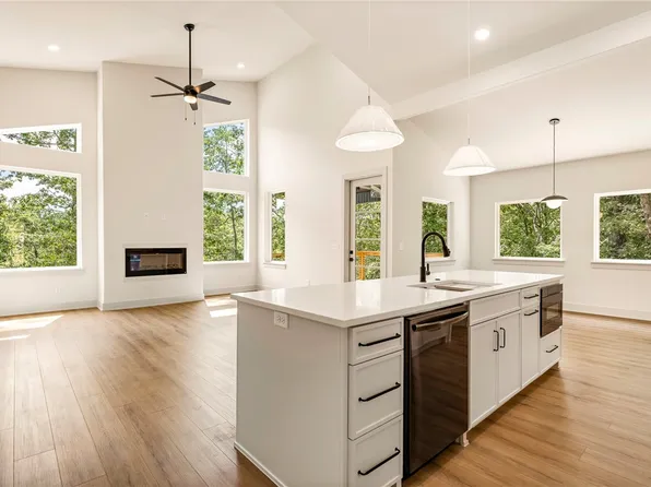 6 Minster Ln, Bella Vista, AR 72715