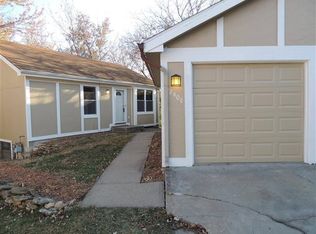 2408 McKinley Ct, Lawrence, KS 66047