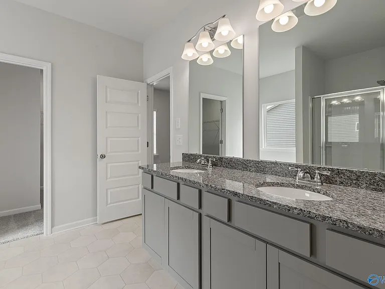 7202 Fox Glen Cir — Photo 18