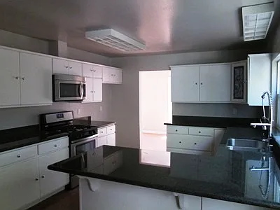723 Joseph Ct — Photo 15