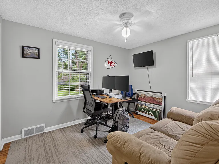 7237 Roe Ave — Photo 12