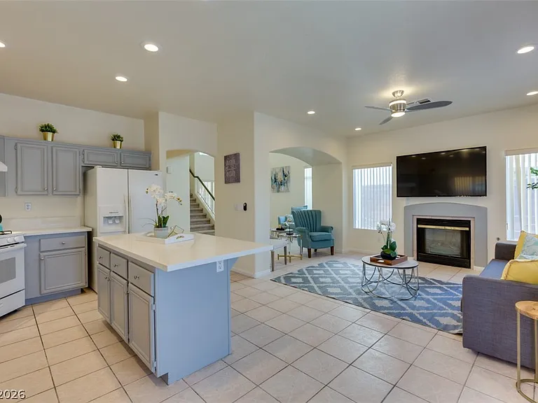 7886 Blue Brook Dr — Photo 6