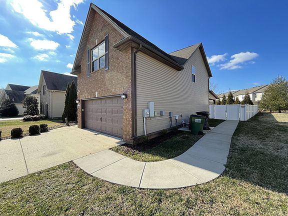 3rd image of 427 Tessa Ct