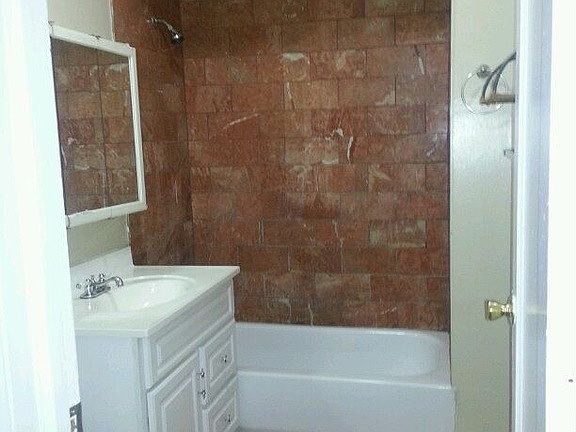 3rd image of 4328 S Michigan Ave #4S