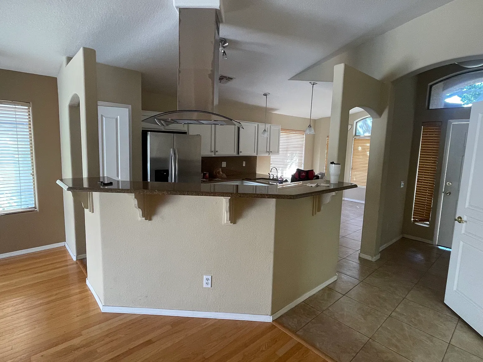 1924 W Canyon Way — Photo 2