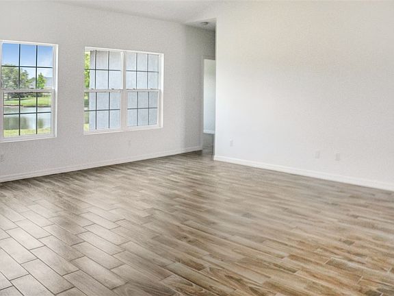 4th image of 343 Deerfield Glen Dr