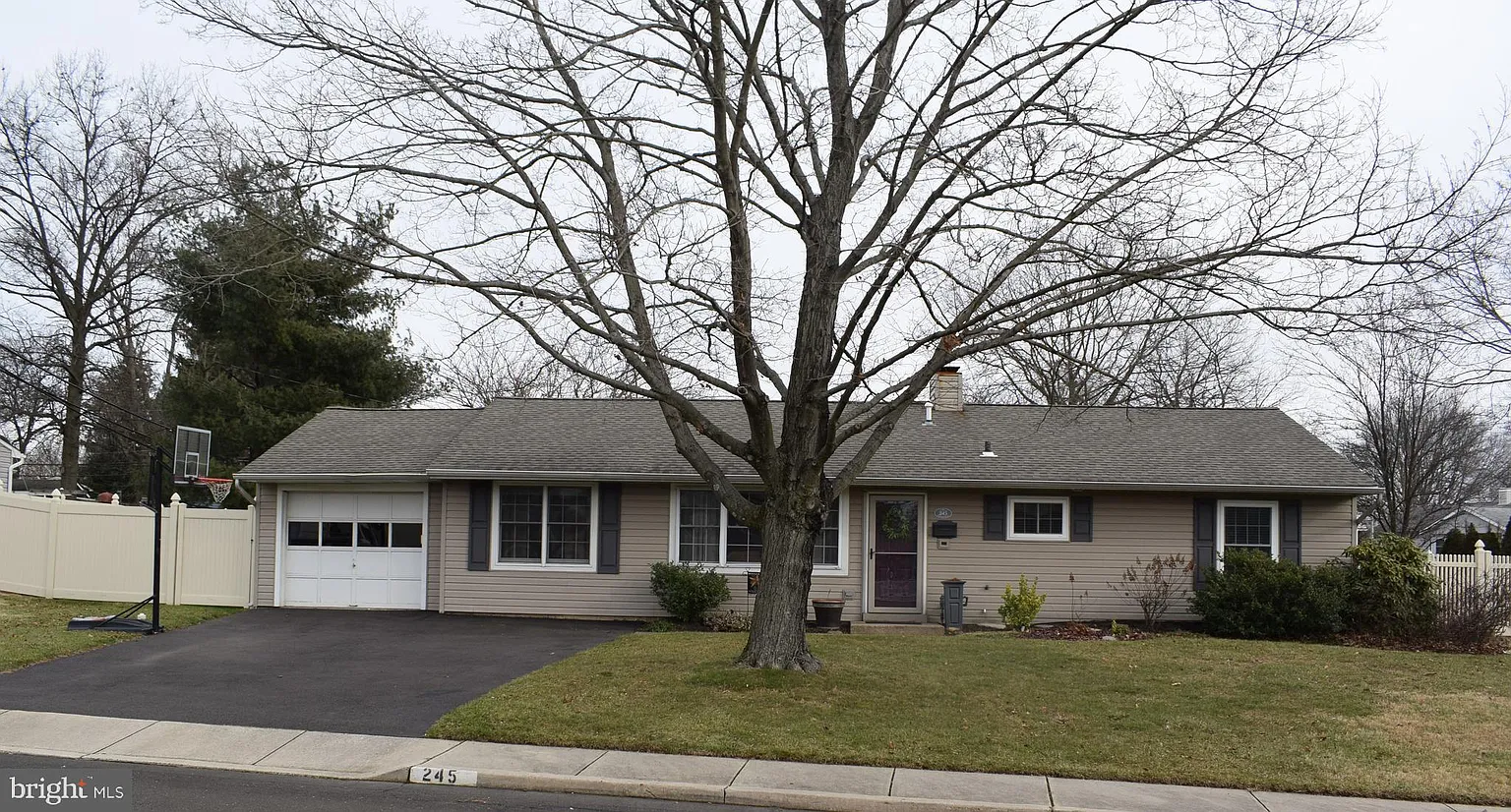 245 Waltham Rd photo 1