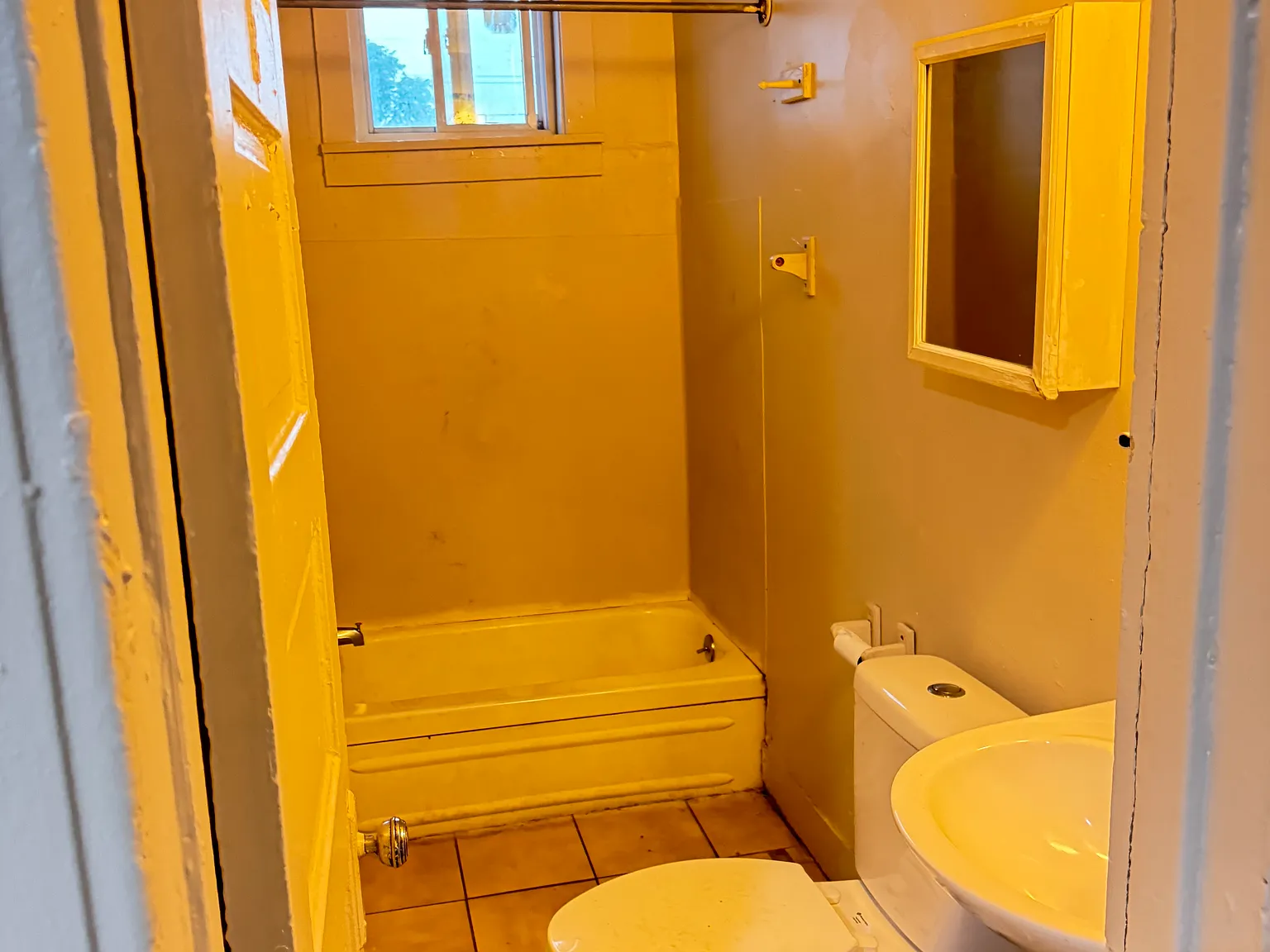 2 bed, 1188 sqft, $900 — Photo 2