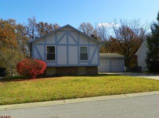 19 Christine Dr, Saint Peters, MO