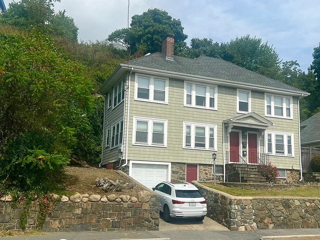 Building Photo - 584 Humphrey St #1