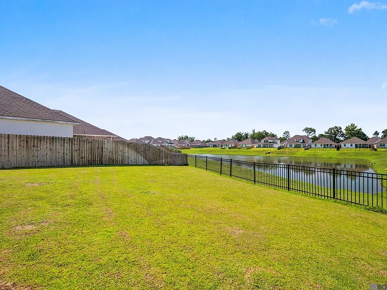 13622 Bellacosa Ave — Photo 18