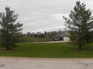 10290 Echo Valley Rd, West Union, IA 52175