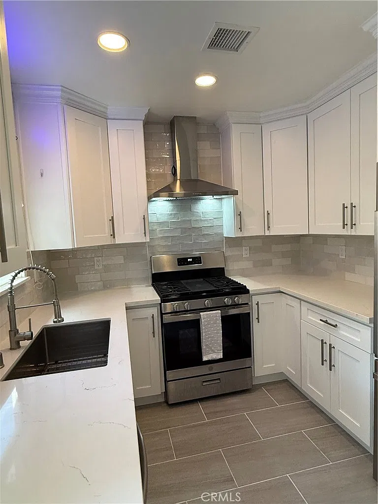 2 bed, 855 sqft, $2,750 — Photo 4