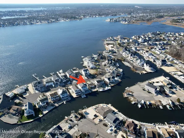 33 Captains Dr, Brick, NJ 08723