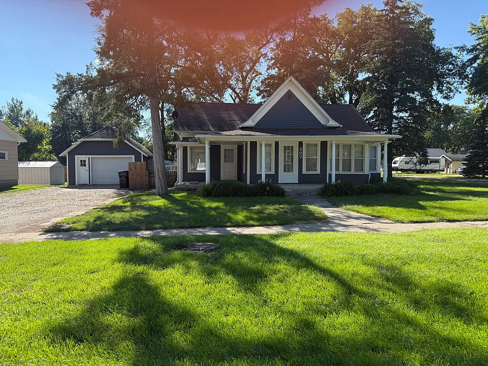 207 N Cauley Ave