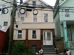 414 44th St, Union City, NJ 07087