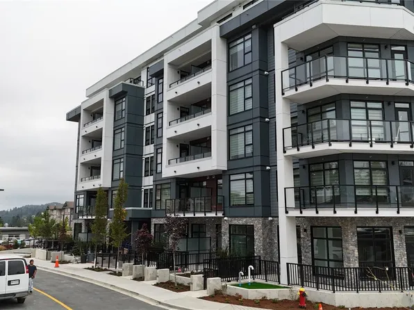 6320 Sentinal Dr #206, Nanaimo, BC V9V 1W4