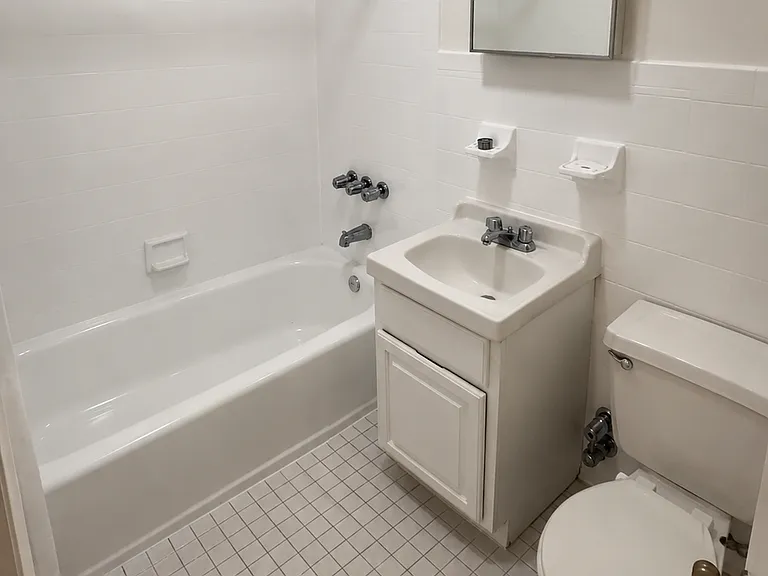 515 W 187th St #2F — Photo 3