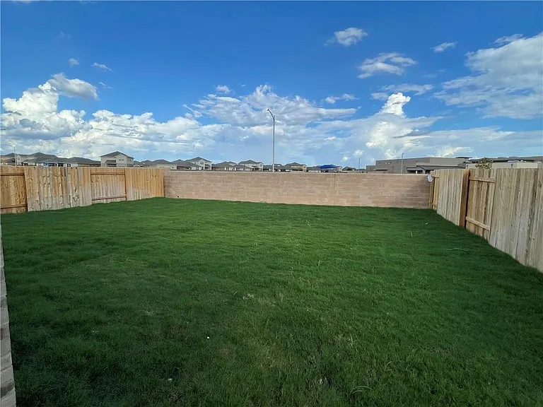 14109 Pennington Ln — Photo 19