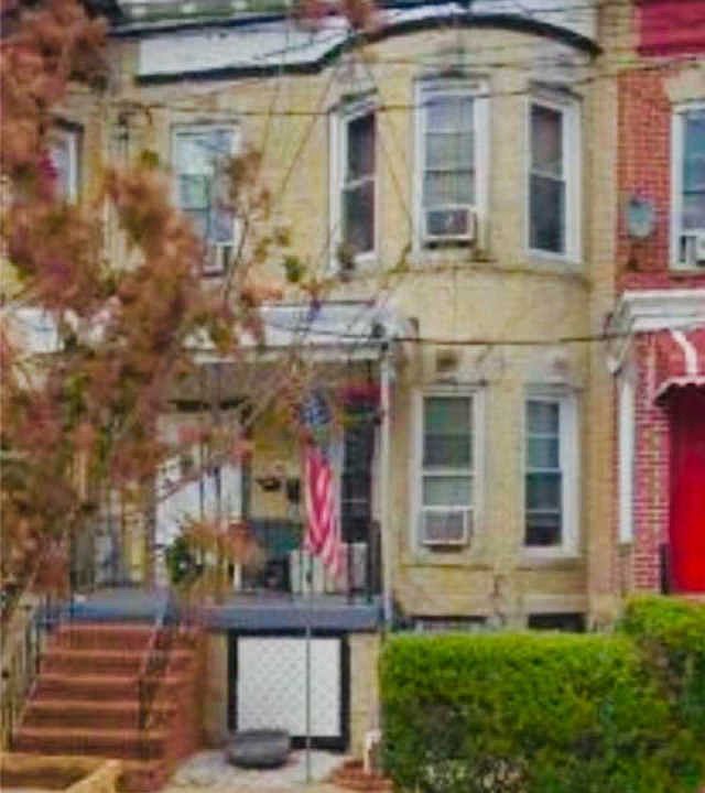 1st image of 8815 102nd St