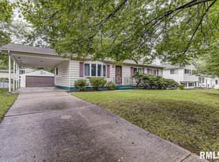 14 Lariat Dr, Springfield, IL 62702