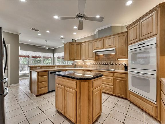5th image of 2568 Hideaway Ln
