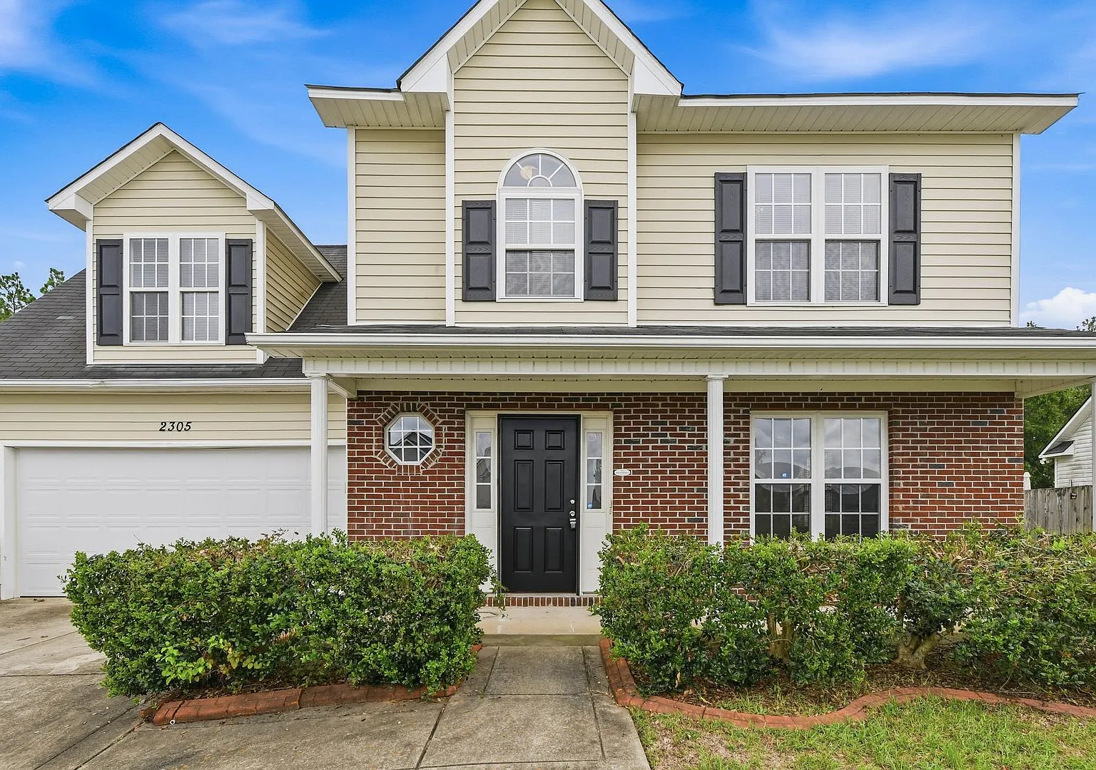 Cute 3 Bed 2.5 Bath Home with Bonus Room — Photo 2
