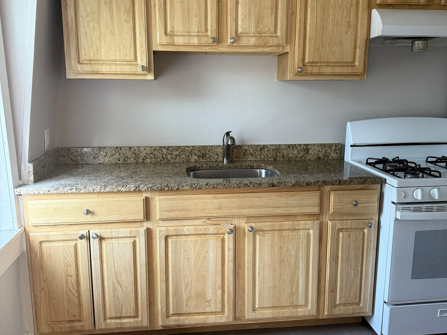 2 bed, $2,400 — Photo 4