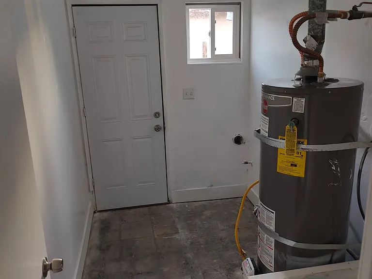 1471 W Temple St — Photo 5