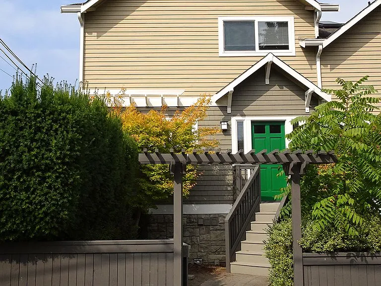 657 W Emerson St #C — Photo 2