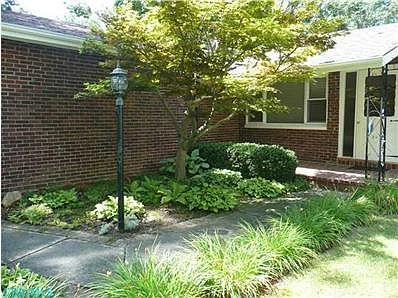 2nd image of 186 Cottswold Dr