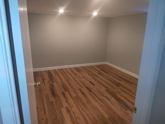 Additional finished lower-level room