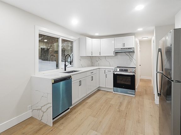 4th image of 25 Johnson St