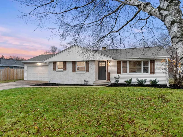 430 Memory Ct, Green Bay, WI 54301