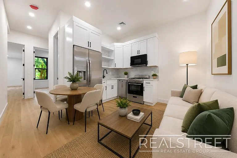 246 Vernon Ave #3 — Photo 2