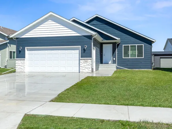7442 20th St S, Fargo, ND 58104