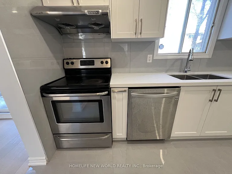 91 Campania Cres — Photo 22