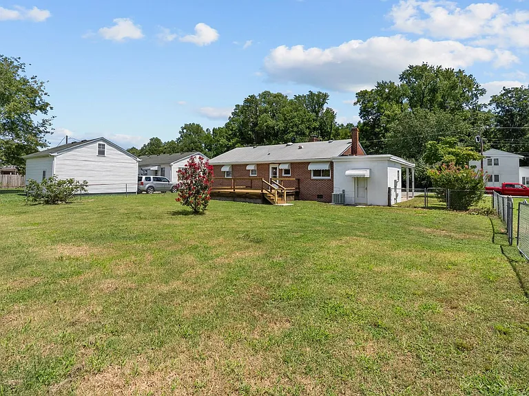 113 Palmyra Dr — Photo 36