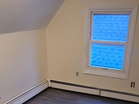 5th image of 542 Van Cortlandt Park Ave Floor 2