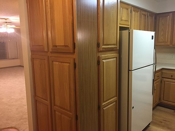 5th image of 9 Hospital Dr APT 118