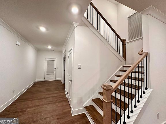 4th image of 537 Hyde Ridge Trl