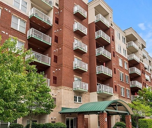 4th image of 38 Village Rd APT 614