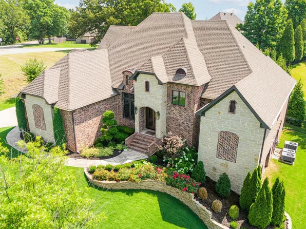 2114 Ridgepointe Dr, Jonesboro, AR 72404
