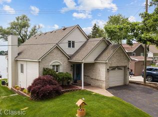 3305 Highland Blvd, Highland, MI 48356