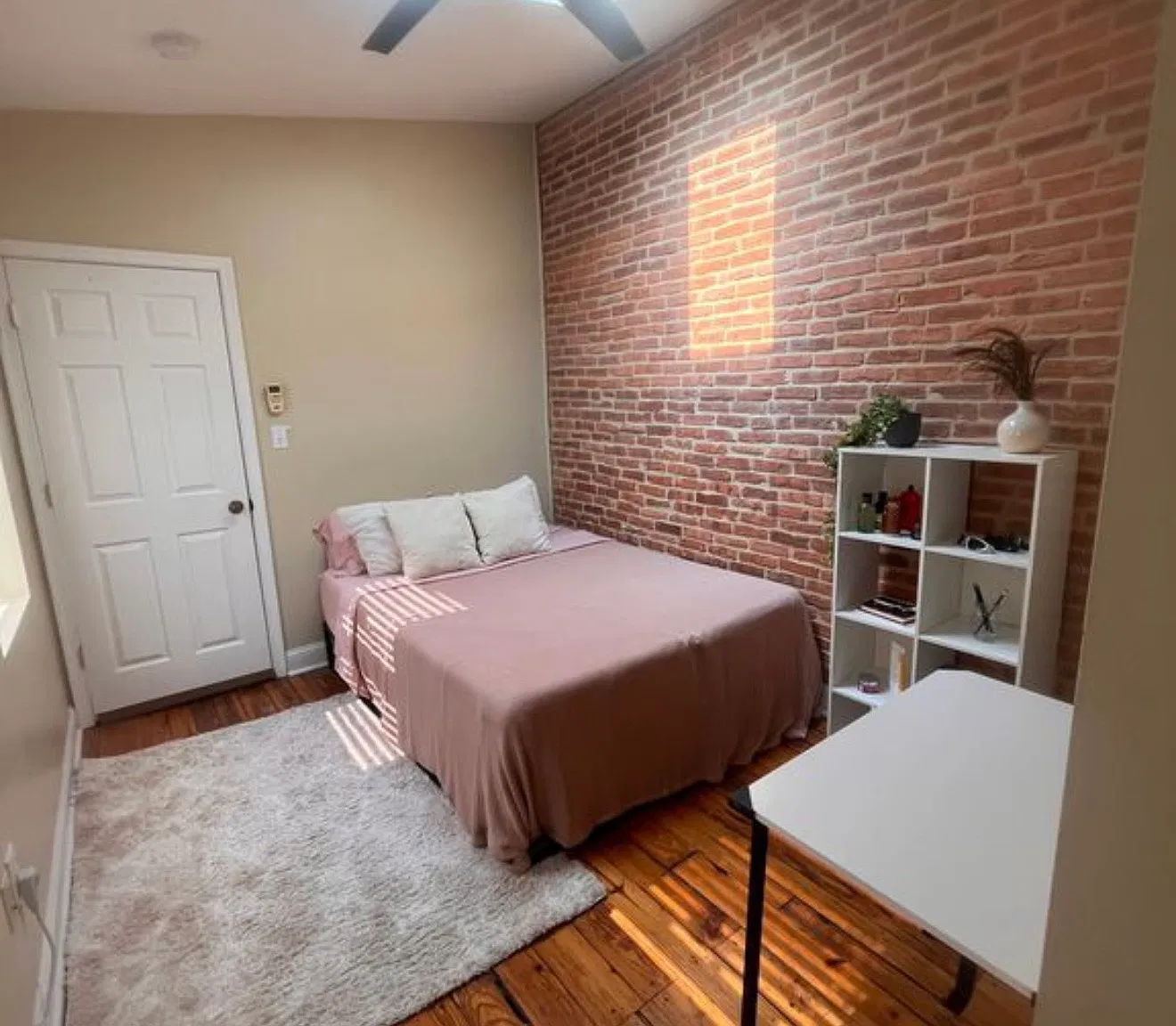3 bed, 1620 sqft, $900 — Photo 2